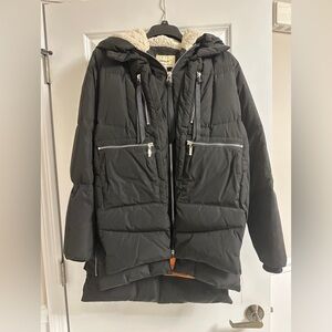 Women's Black Orolay Jacket with Hood